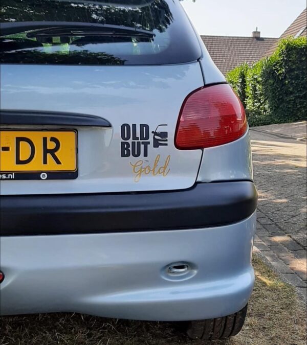 Old But Gold Sticker + Silhouette eigen auto